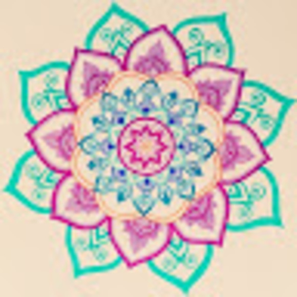 Meet your Posher, Alexandra - Picture 1 of 1